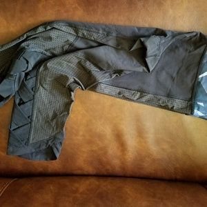 NWOT Lululemon crop pants